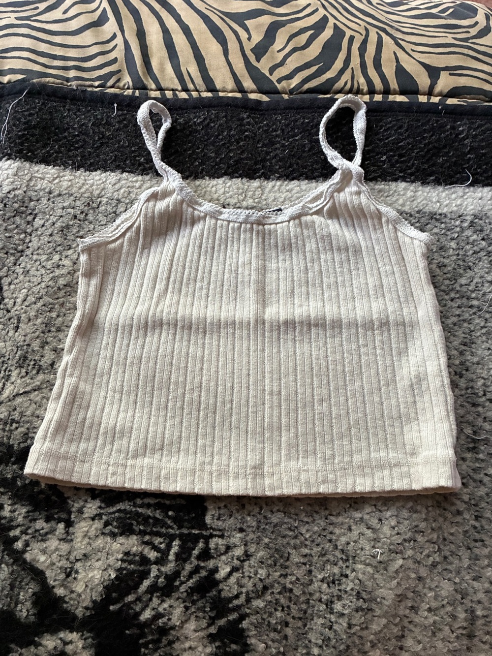 Brandy melville lace trim crop top